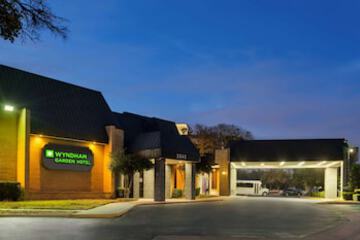 Hotels Near I-35 E And I-635 In Dallas Tx