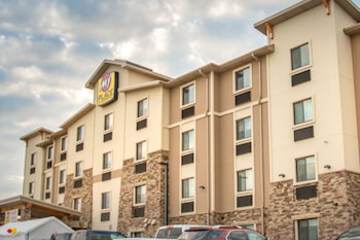 council bluffs hotels near i-80