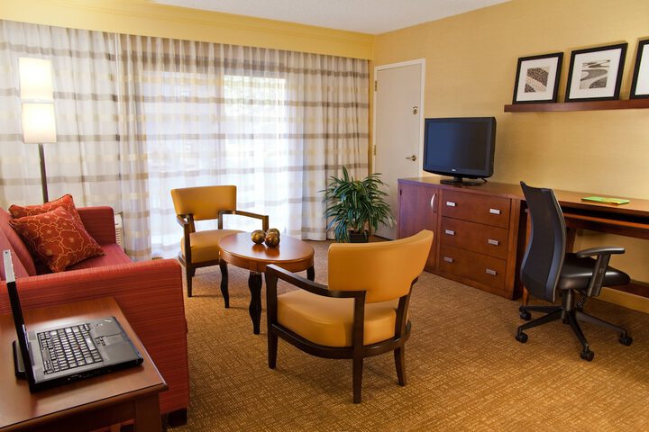 Room 15 of 23
