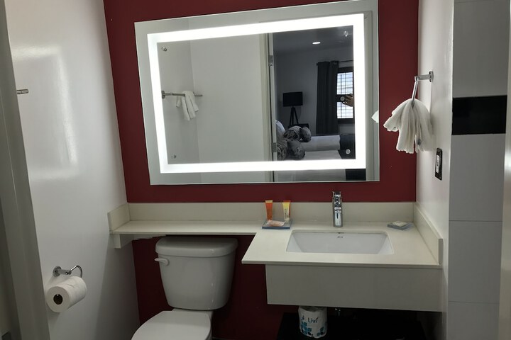 Room 20 of 37