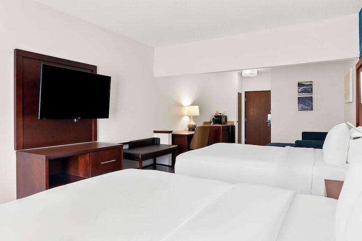 Room 25 of 47