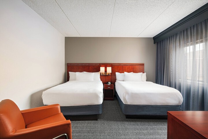 Room 9 of 28
