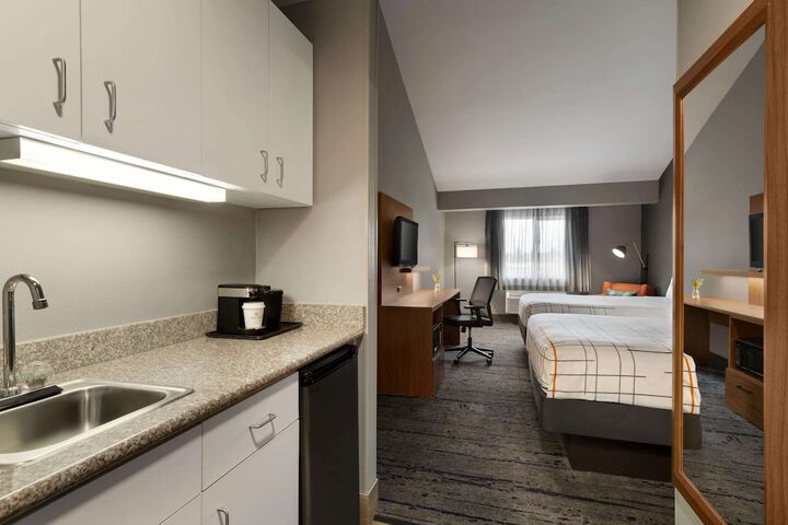 La Quinta Inn & Suites by Wyndham Salem OR