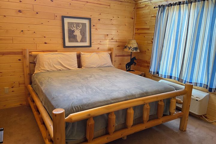 Horseshoe Bay Lodge
