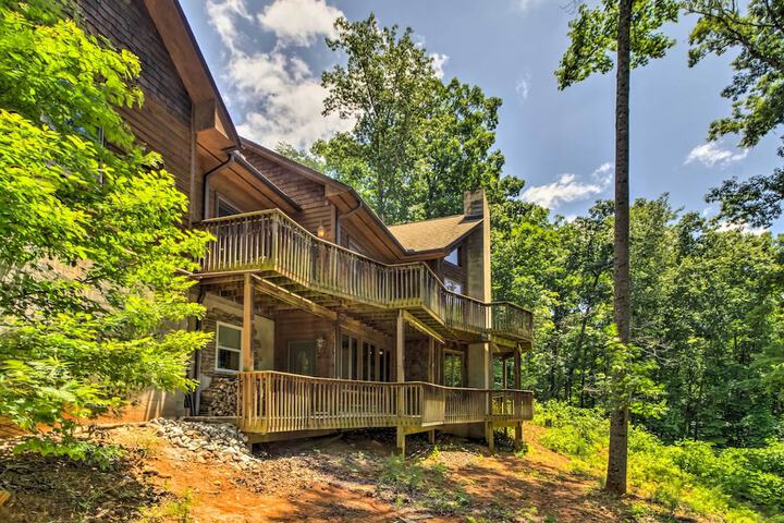 Tryon House w / Hot Tub - Near Equestrian Centers!