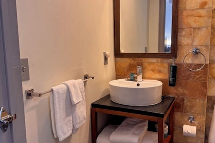 The Tudor Arms Hotel Cleveland - a DoubleTree by Hilton