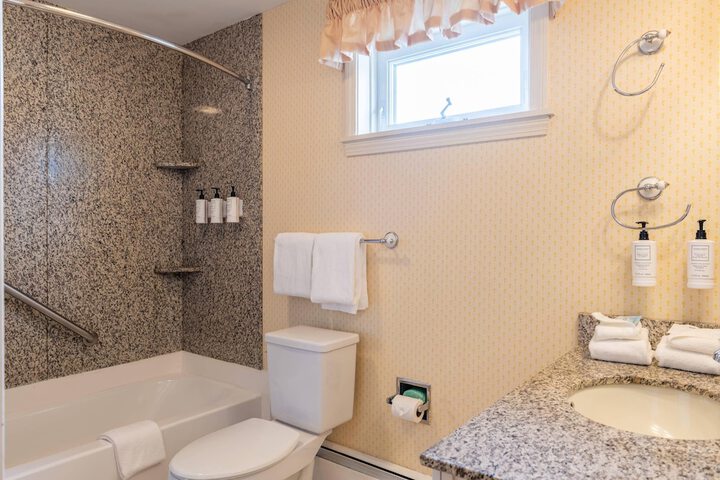 Port Inn and Suites Portsmouth an Ascend Collection Hotel