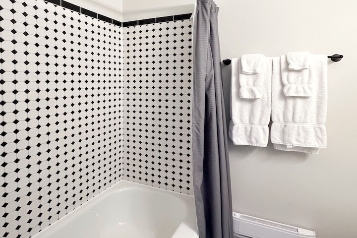 Room 30 of 104