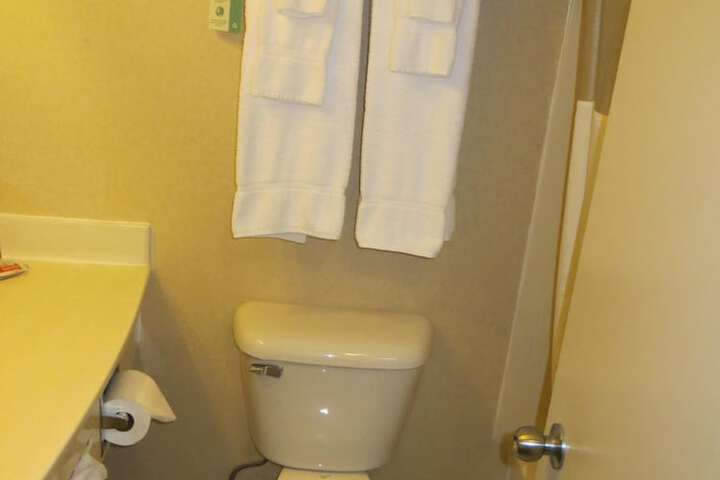 Room 14 of 38