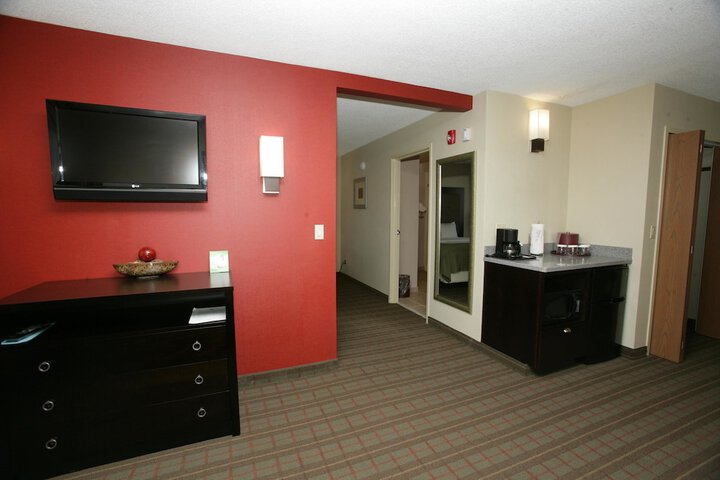 Room 27 of 43
