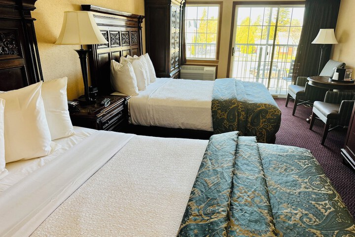Hamilton Inn Select Beachfront Mackinaw City