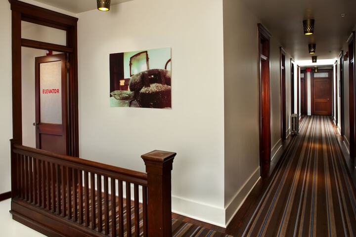 Commodore Hotel