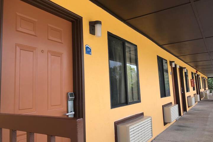 Hotel 3 of 68