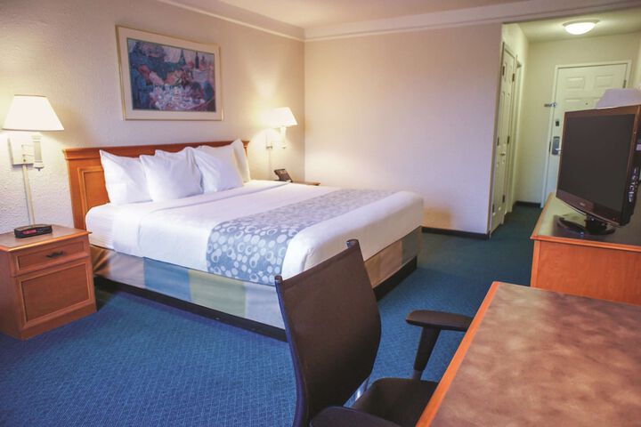 Room 8 of 27