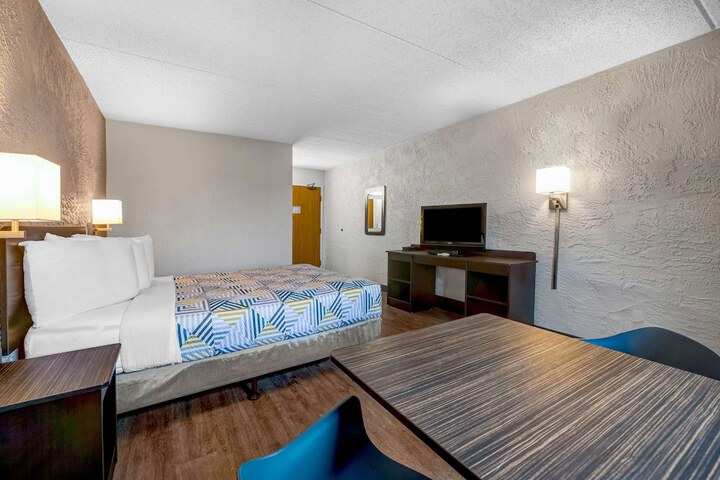Motel 6 Elk Grove Village IL - OHare