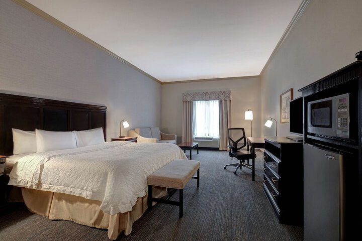 Room 33 of 60