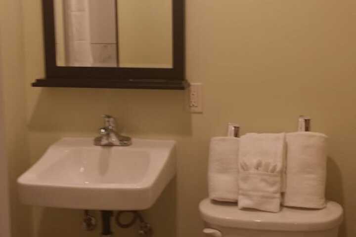 Room 7 of 13