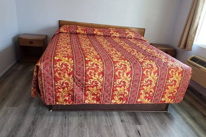 Room 3 of 10