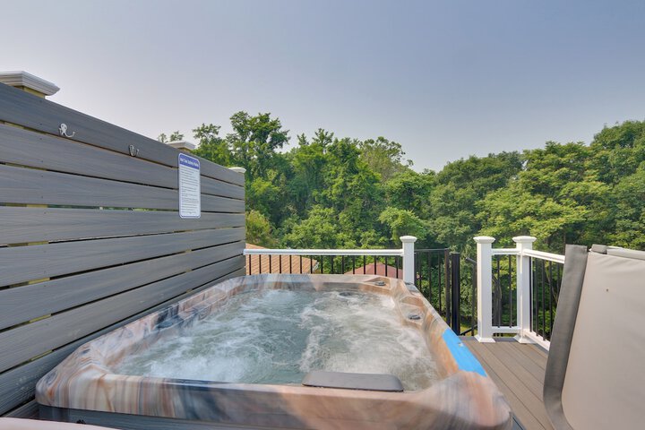 Harpers Ferry Home w / Private Pool & Hot Tub!