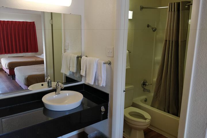 Room 18 of 38