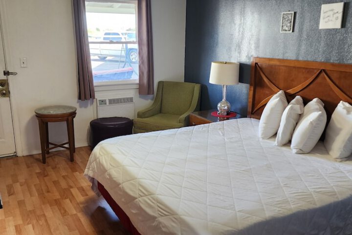 Room 85 of 98