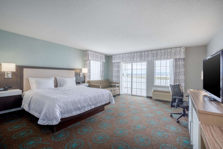 Hampton Inn & Suites Chincoteague Waterfront