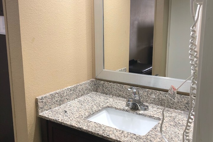 Room 12 of 38