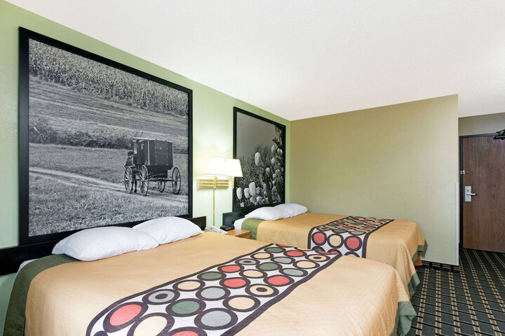 Super 8 by Wyndham Twinsburg / Cleveland Area