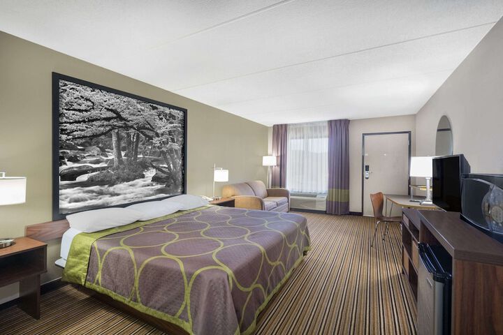 Room 11 of 13