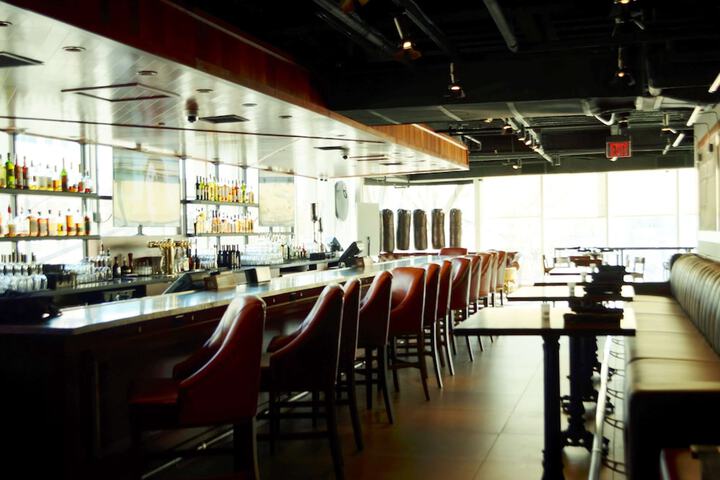 Lounge 41 of 45