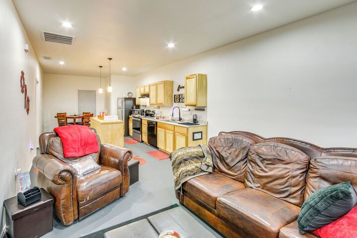 6 Mi to Nature Preserve: Apartment Near Lindale!