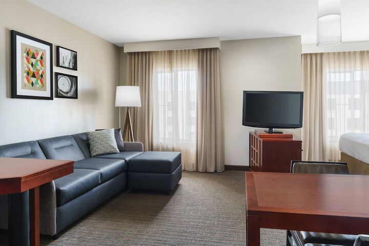 Room 14 of 28