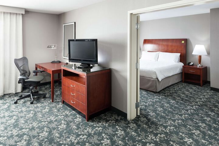 Hilton Garden Inn Naperville / Warrenville