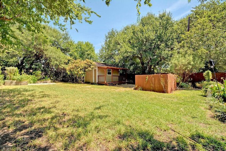 Property Grounds 18 of 25