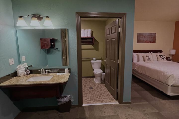 Room 47 of 92