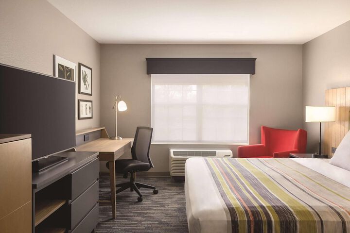 Country Inn & Suites by Radisson Madison, WI