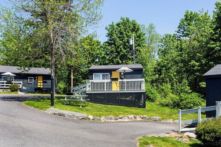 Seascape Motel & Cottages