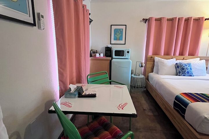 Room 13 of 44