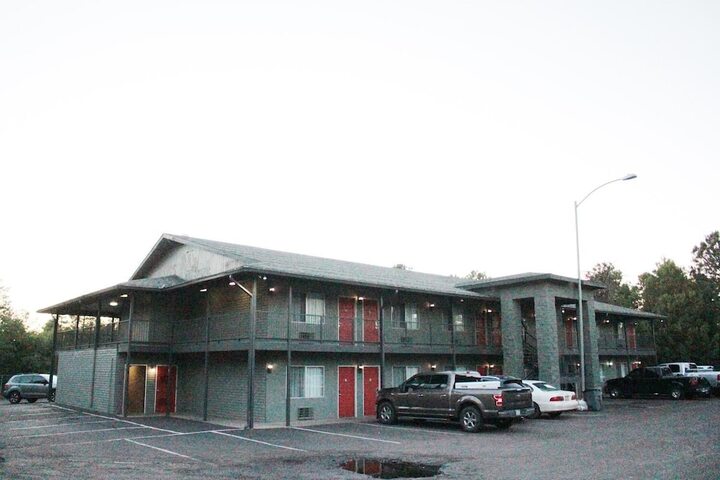 Hotel 10 of 72