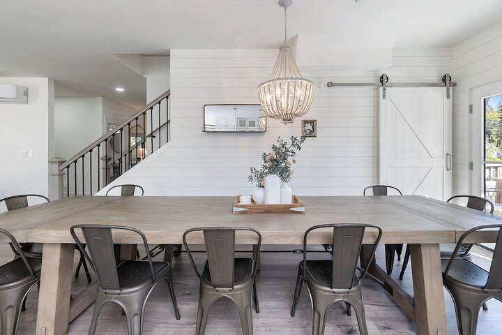 Serene 5BR Farmhouse Retreat Shoreline
