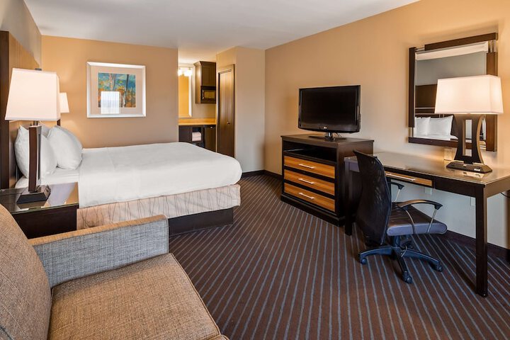 Room 14 of 30