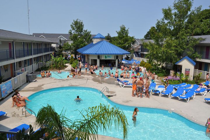 Pool 11 of 28