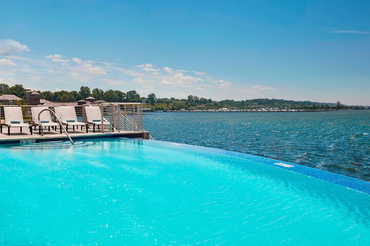 Courtyard by Marriott Erie Bayfront
