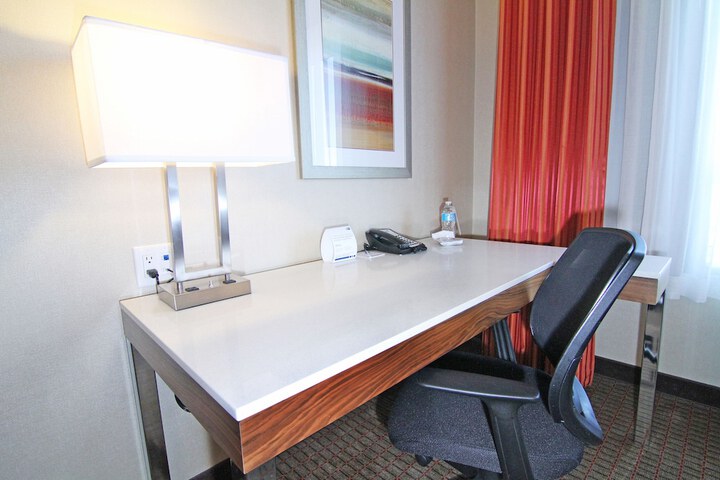 Room 52 of 85
