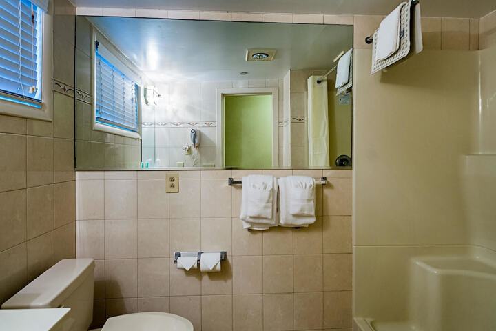 Room 60 of 77