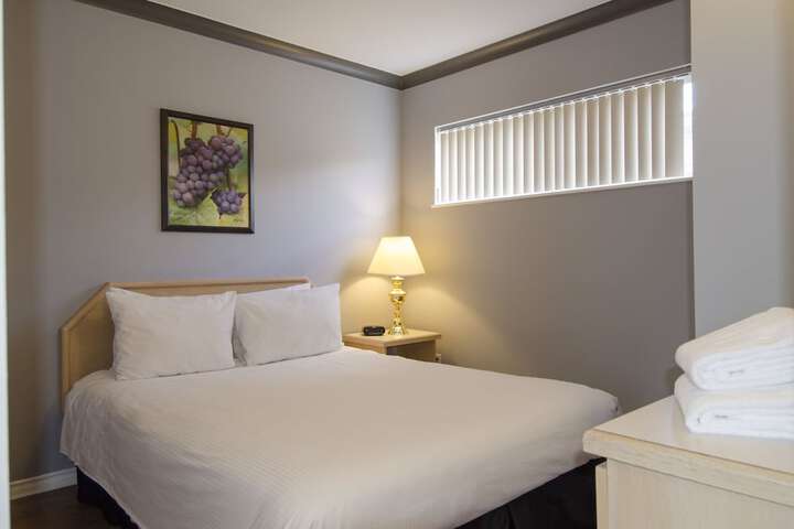 Tiki Shores Inn & Suites