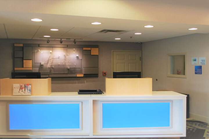 Holiday Inn Express Hotel & Suites Indianapolis North Carmel by IHG