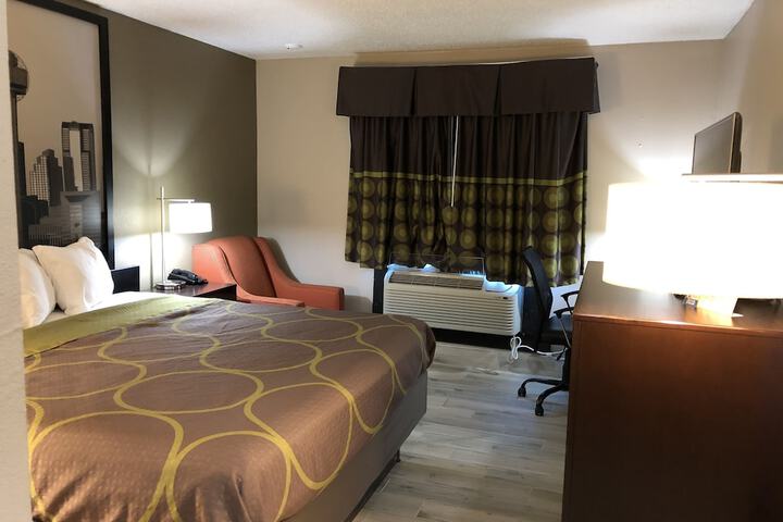 Super 8 by Wyndham Bedford DFW Airport West