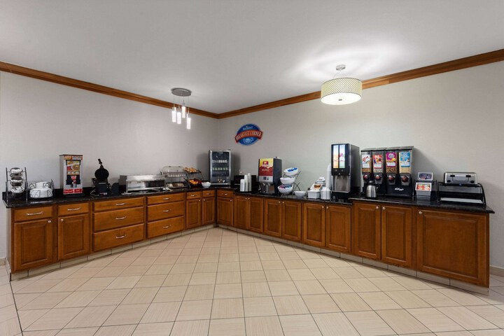 Baymont by Wyndham Waterloo