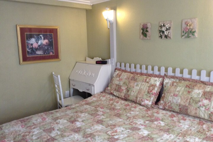 Island Guest House B & B